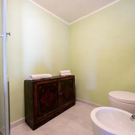 Appartement Poggio Radioso Sleeps 4 Nebbiuno